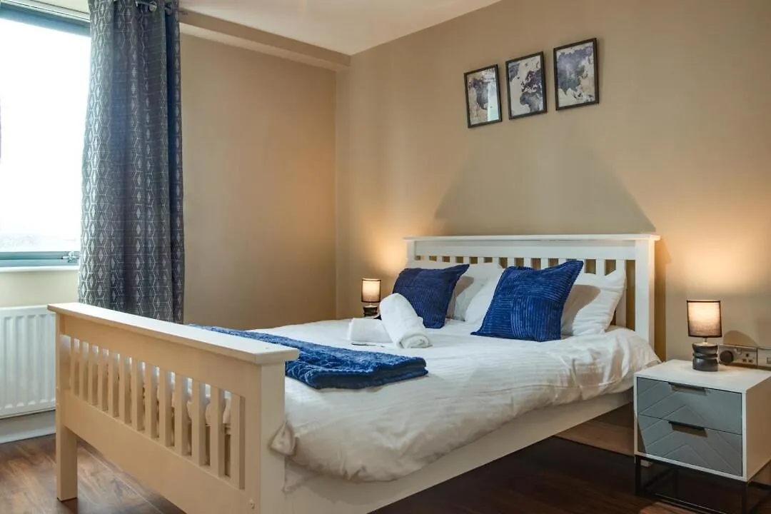 Spacious 2 Bed In City Center - Free Secureparking L Westaybelfast Lägenhet