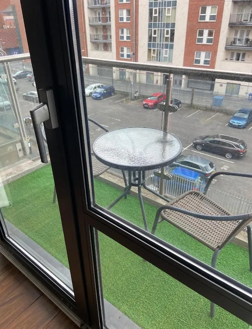 Lägenhet Spacious 2 Bed In City Center - Free Secureparking L Westaybelfast