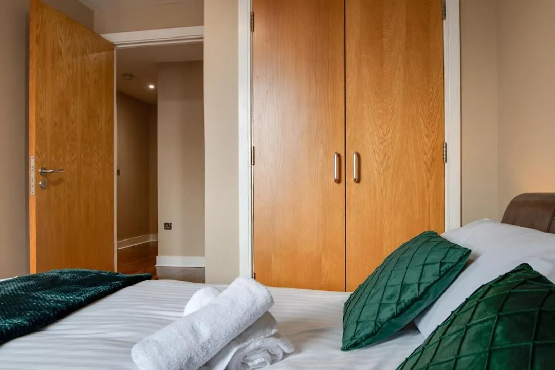 Spacious 2 Bed In City Center - Free Secureparking L WestayΜπέλφαστ Μπέλφαστ