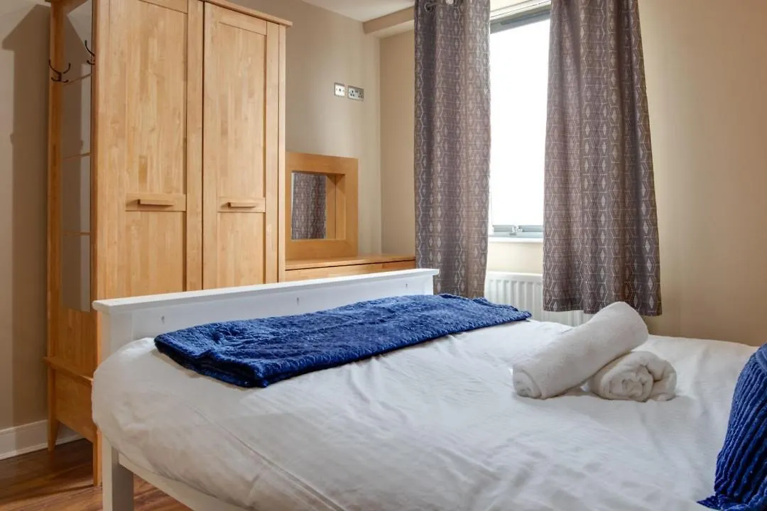 Spacious 2 Bed In City Center - Free Secureparking L WestayΜπέλφαστ